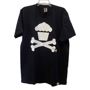 Johnny Cupcakes Mens XL Black Cupcake Crossbones Graphic T-Shirt Short Sleeve